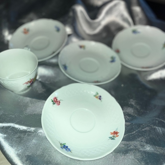 Goebel China Set + 1 - Picture 2 of 3